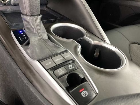 Used 2021 Toyota Camry LE FWD image 22