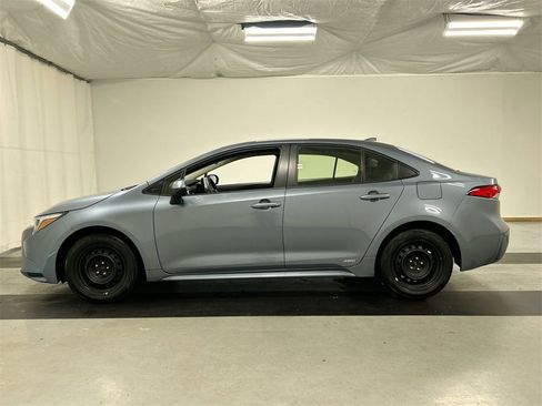 Used 2023 Toyota Corolla LE w/ Carpet Mat Package (TMS) image 6