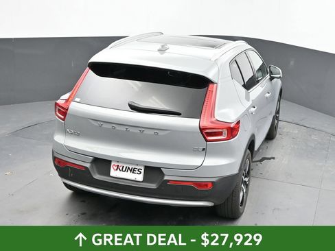 Used 2025 Volvo XC40 B5 Core AWD/4WD image 29
