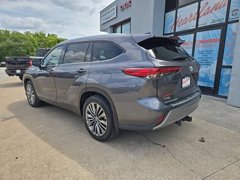 Used 2021 Toyota Highlander Platinum AWD/4WD image 8