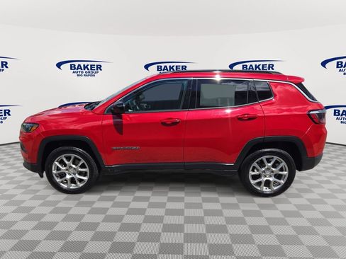 Used 2023 Jeep Compass Latitude AWD/4WD image 7