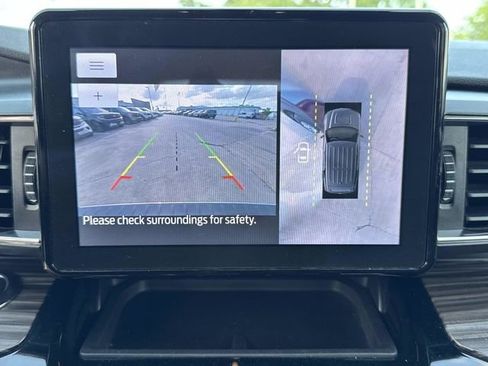Used 2023 Ford Explorer Limited w/ Equipment Group 301A AWD/4WD image 30