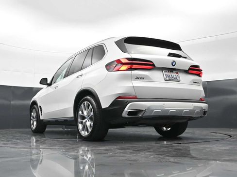 Used 2025 BMW X5 xDrive50e w/ Executive Package AWD/4WD image 31