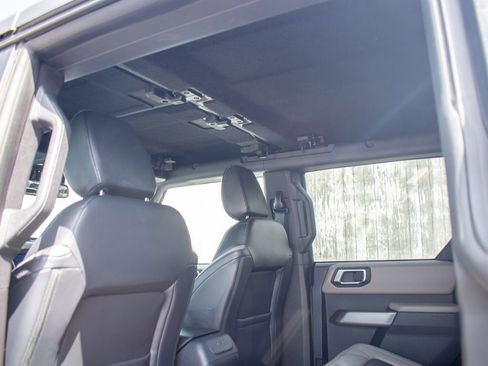 Used 2023 Ford Bronco Wildtrak image 34