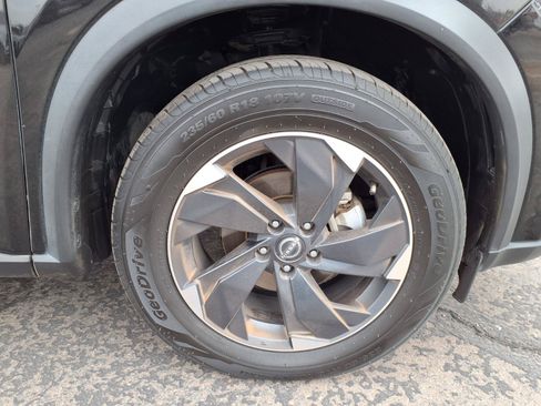 Used 2025 Nissan Rogue SV AWD/4WD image 9