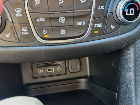 Used 2022 Chevrolet Equinox RS w/ RS Leather Package FWD image 21