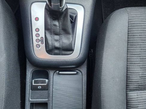 Used 2015 Volkswagen Tiguan S FWD image 19