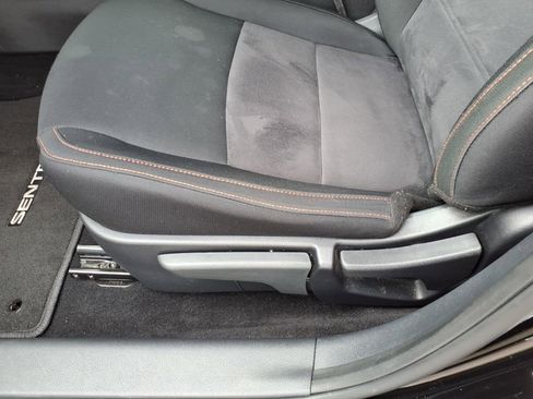 Certified 2025 Nissan Sentra SR FWD image 5