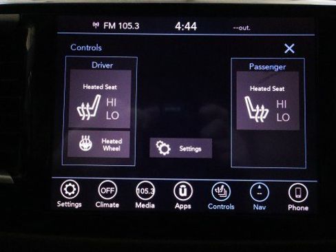 Used 2019 Chrysler Pacifica Touring-L image 18