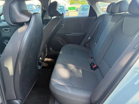 Used 2025 Kia K4 FWD image 21