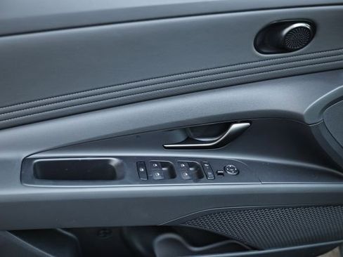 New 2025 Hyundai Elantra SEL image 7