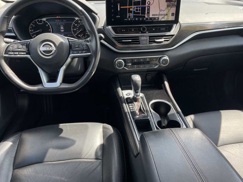 Used 2023 Nissan Altima 2.5 SR w/ SR Premium Package FWD image 13