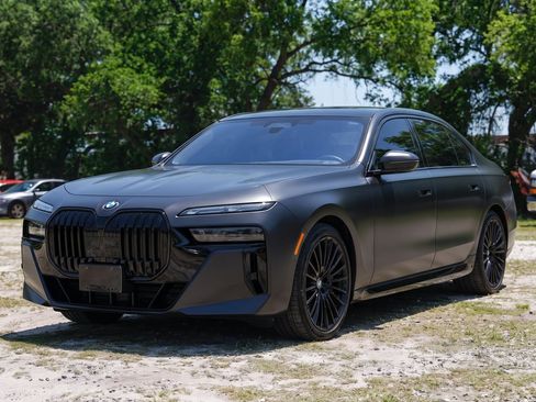 Used 2026 BMW 760i xDrive AWD/4WD image 1
