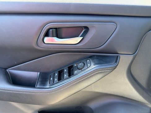 Used 2024 Nissan Rogue SV FWD image 23