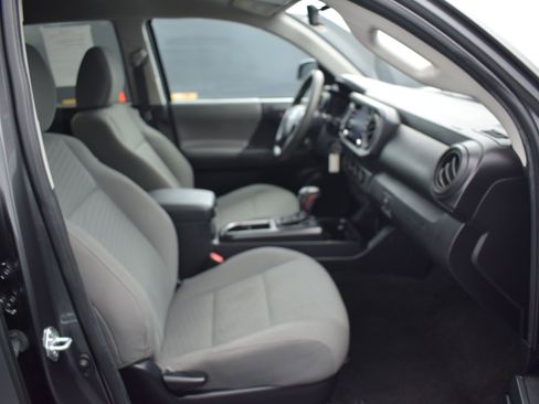 Used 2021 Toyota Tacoma SR image 10