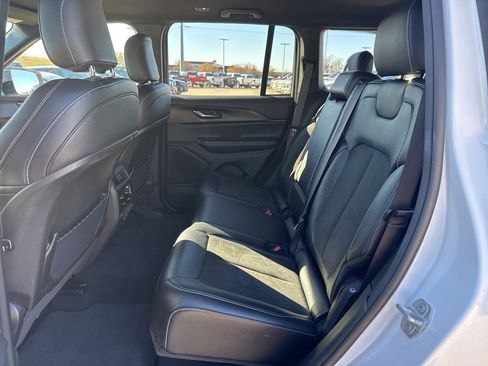 Certified 2024 Jeep Grand Cherokee Altitude image 20