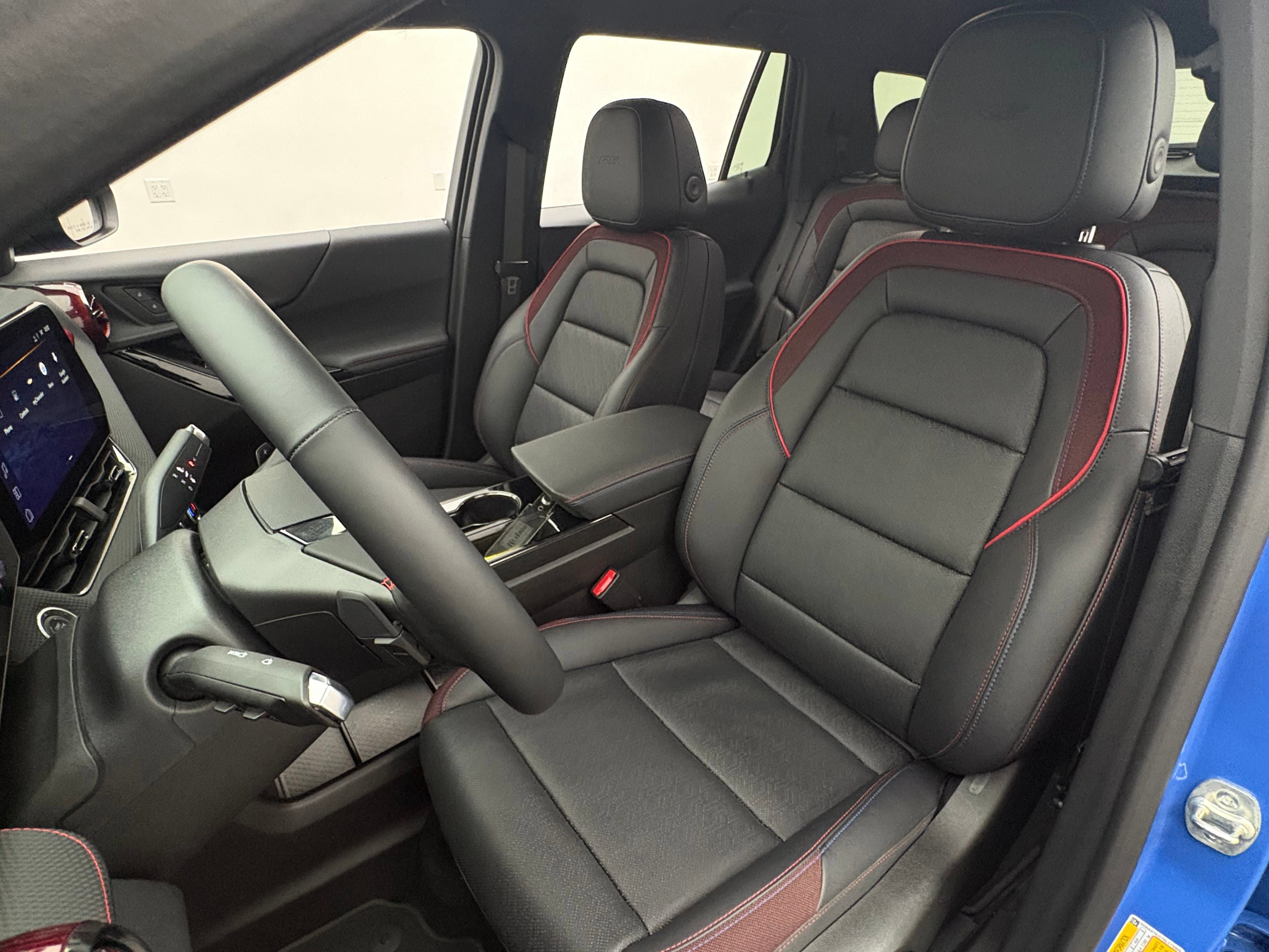 Used 2025 Chevrolet Equinox RS w/ Convenience Package III AWD/4WD image 17