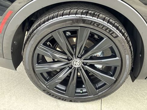 Certified 2026 Toyota Crown Nightshade image 17