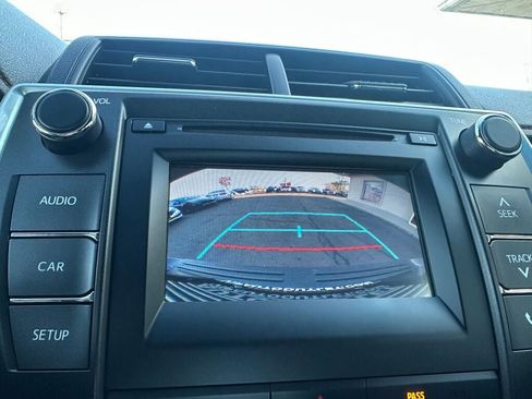 Used 2016 Toyota Camry SE image 18