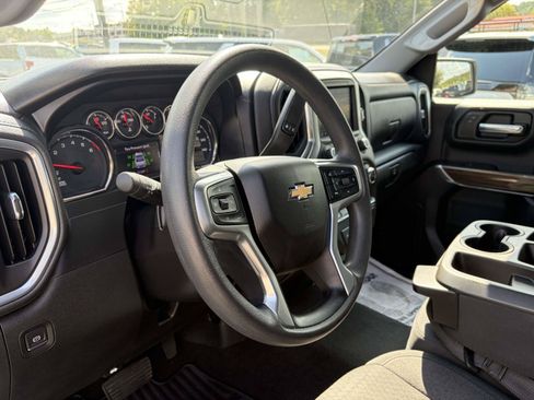 Used 2020 Chevrolet Silverado 1500 LT RWD image 7