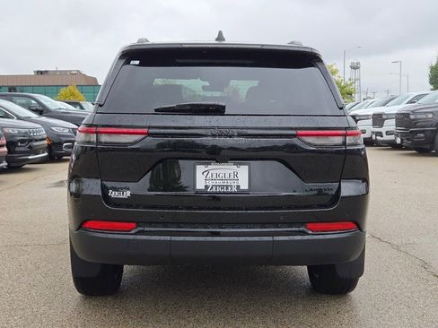 New 2025 Jeep Grand Cherokee Limited w/ Black Appearance Package image 14