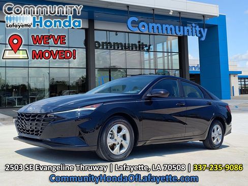 Used 2023 Hyundai Elantra SE w/ Cargo Package FWD image 1
