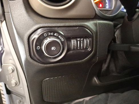 Used 2018 Jeep Wrangler Unlimited Sport S image 22
