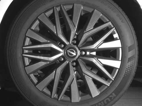 Used 2025 Nissan Altima 2.5 SV image 14