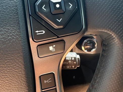Used 2019 Toyota Tacoma TRD Sport AWD/4WD image 34