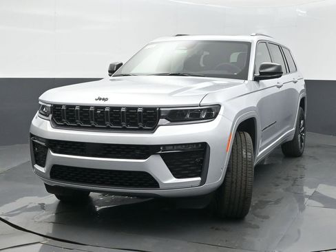 New 2026 Jeep Grand Cherokee L Limited AWD/4WD image 3