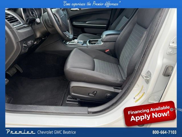Used 2022 Chrysler 300 Touring w/ Sport Appearance Package AWD/4WD image 14