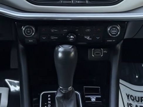Used 2023 Jeep Compass Limited AWD/4WD image 16