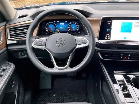 New 2026 Volkswagen Atlas SE image 4