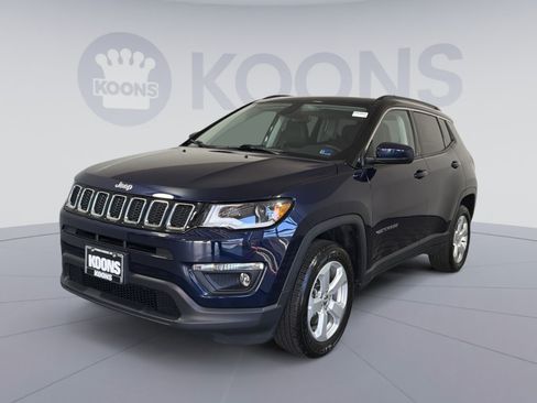 Used 2019 Jeep Compass Latitude w/ Popular Equipment Group AWD/4WD image 1