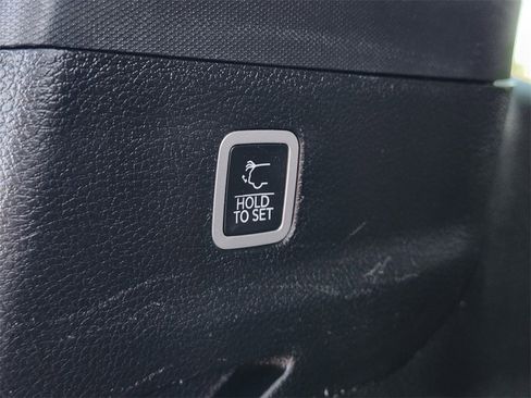 Used 2023 Jeep Wagoneer L Series III image 33