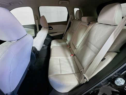 Used 2025 Nissan Rogue SV image 21