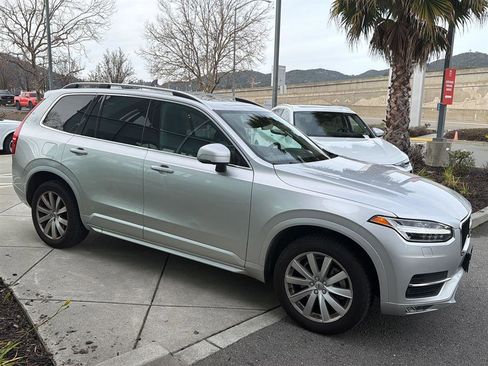 Used 2016 Volvo XC90 T6 Momentum w/ Momentum Plus Package image 5