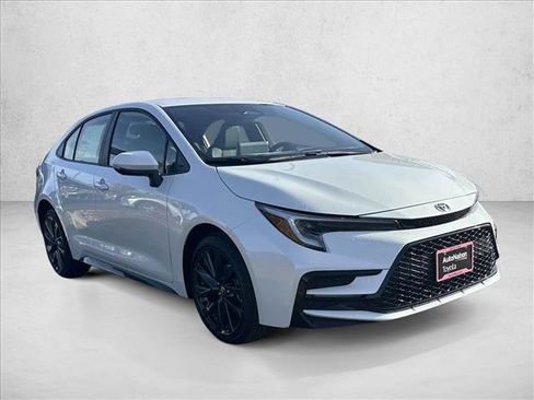 Used 2026 Toyota Corolla SE w/ SE Premium Package FWD image 3