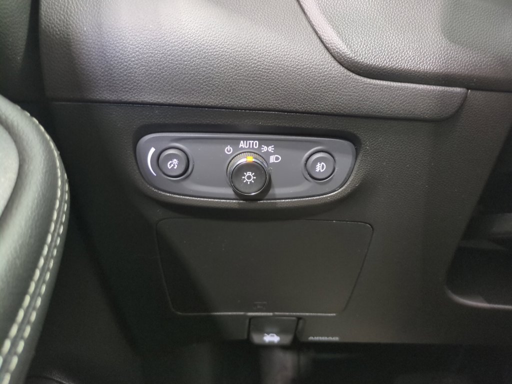 Used 2023 Buick Encore GX Essence w/ Experience Buick Package AWD/4WD image 28