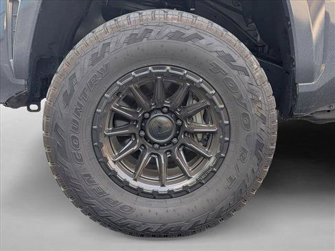 Used 2024 Toyota Tacoma TRD Sport w/ TRD Sport Upgrade Package image 23
