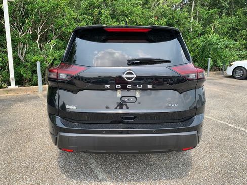 Used 2025 Nissan Rogue SV AWD/4WD image 6