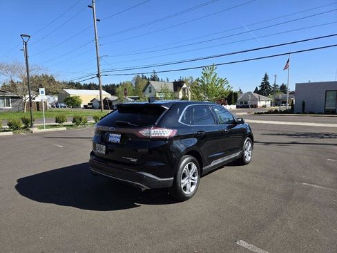 Used 2017 Ford Edge Titanium w/ Technology Package FWD image 5