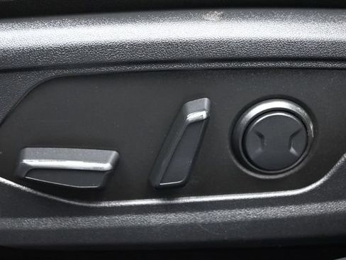 Used 2025 Hyundai Elantra Limited FWD image 10