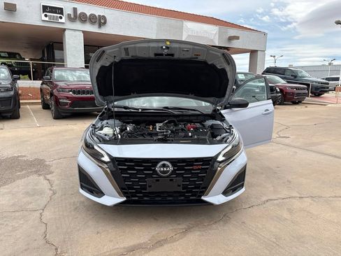 Used 2024 Nissan Altima 2.5 SR FWD image 47