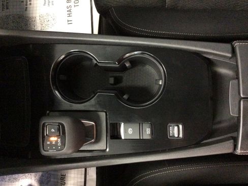 Used 2024 Nissan Rogue SV image 27