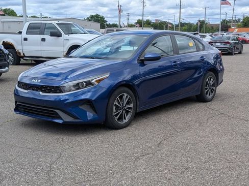 Certified 2023 Kia Forte LXS FWD image 1