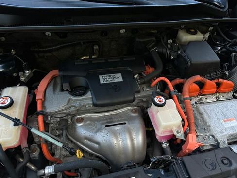 Used 2018 Toyota RAV4 Limited image 42