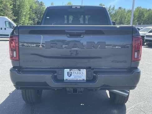 New 2026 RAM 2500 Laramie AWD/4WD image 7