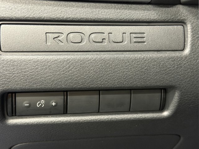 Used 2023 Nissan Rogue S AWD/4WD image 13