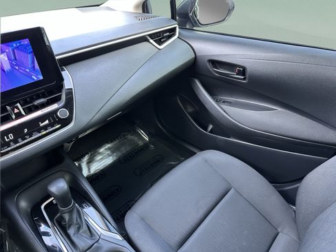 Used 2025 Toyota Corolla LE FWD image 13